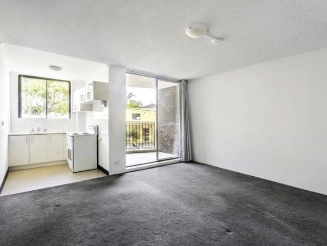 Spacious Studio in the heart of Rose Bay