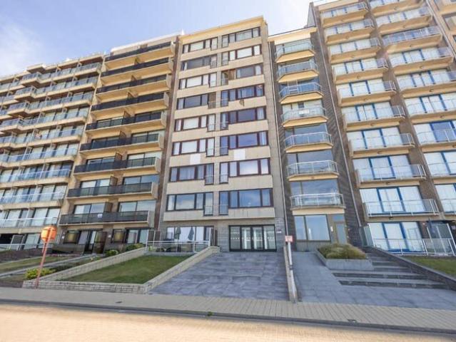 Spacious studio with sunny terrace for rent in Middelkerke