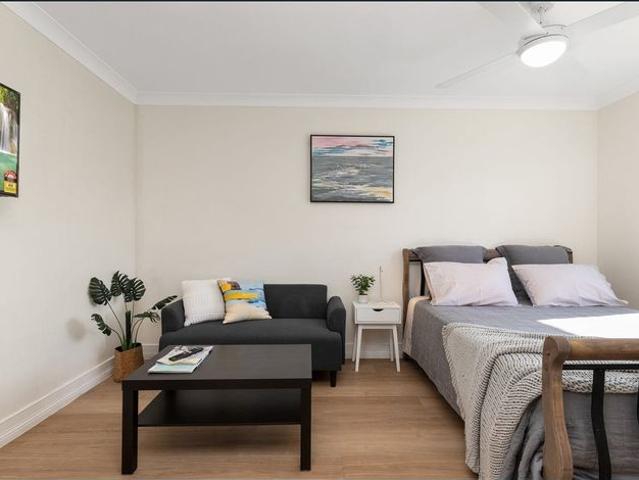 SPACIOUS STUDIO UNIT IN CANNON HILL