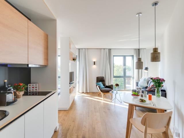Spacious Studio XL with a kitchenette and seating area in Berlin
