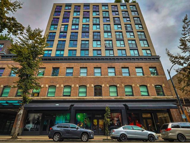Spacious Stunning Building w/ Gym + Terrace near CRAB Park at Portside Has an Apartment