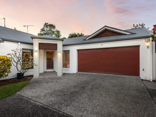 Spacious, Stylish & No Body Corporate The Robina Opportunity You've Been Waiting For!