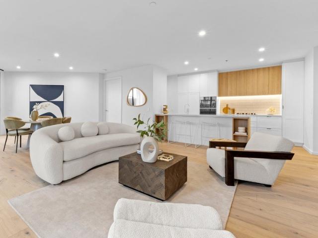 Spacious & Stylish, North West Facing 3 Bedroom Apartment plus study with Oversized Terrace!