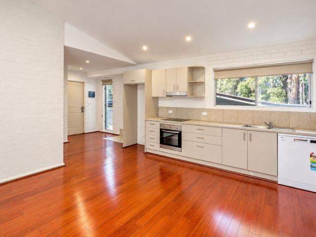 Spacious & Stylish: One Bedroom Rental with Garage & Air Conditioning