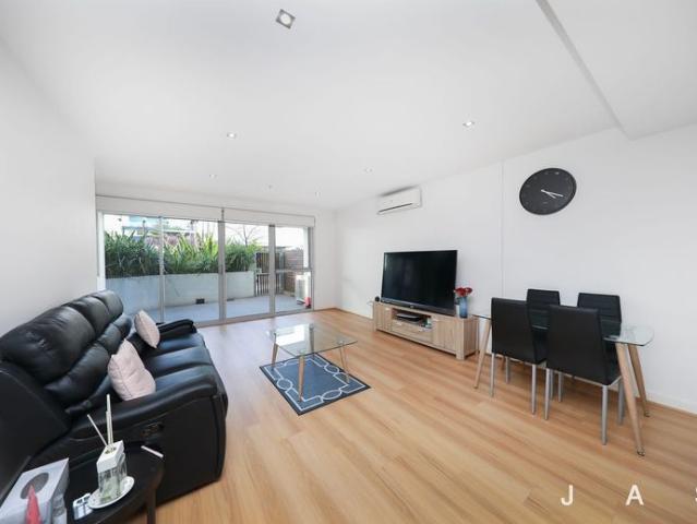 Spacious, Stylish & Conveniently Located