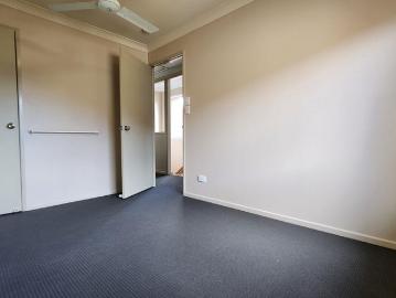 Student Accommodation Spacious, Stylish & Exceptionally Located 3 Bedroom Unit in Churchill