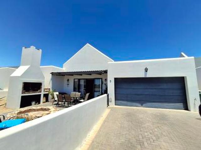 spacious & stylish family home desig.