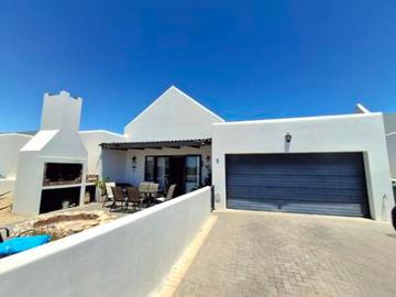spacious & stylish family home desig.