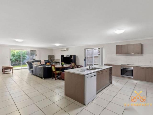 Spacious & Stylish Family Home in a Convenient Waterford Location