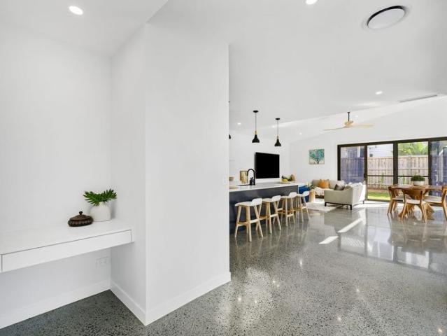 Spacious Stylish Family Home in Beachfront Street