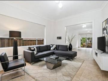 Spacious & Stylish Family Home in Prime Greenacre Location