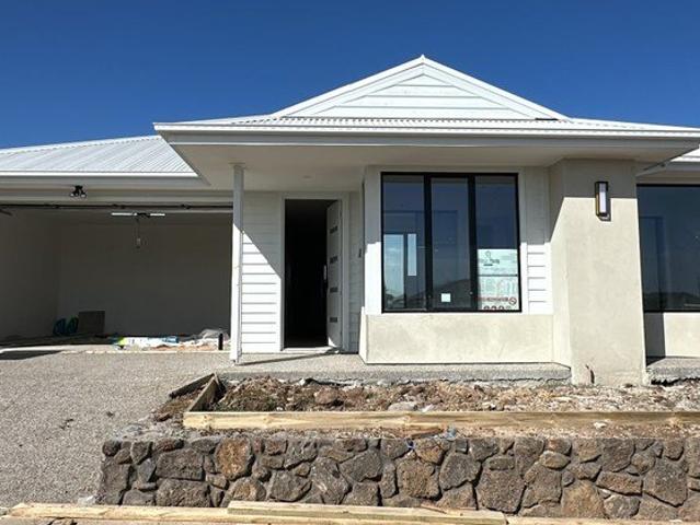 Spacious & Stylish Family Home with Double Garage