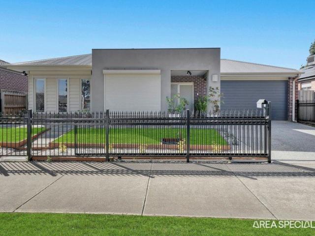 Spacious & Stylish Family Home with Multiple Living Areas