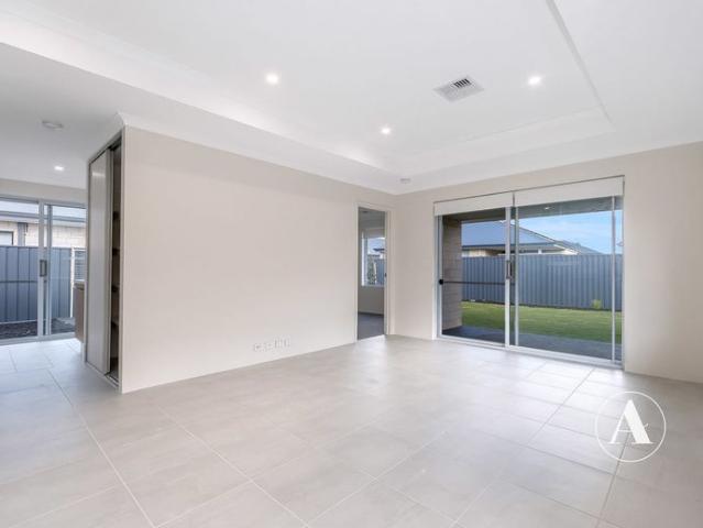 SPACIOUS & STYLISH FAMILY LIVING IN A PRIME BALDIVIS LOCATION