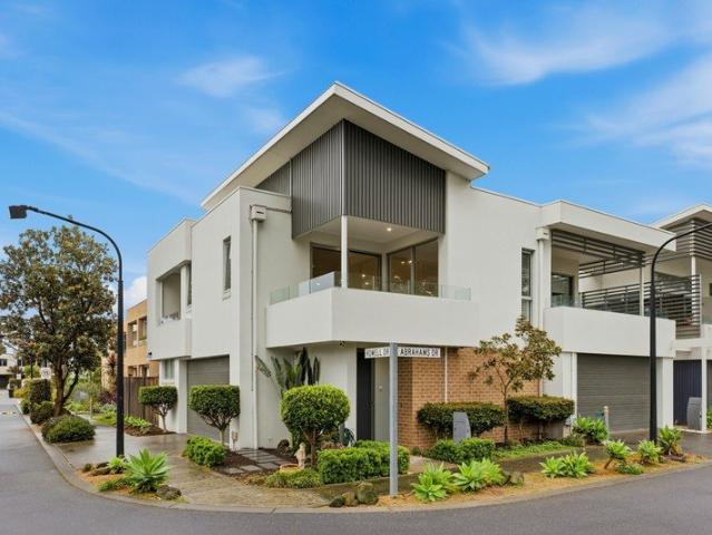 Spacious & Stylish Family Living in Aquilo Estate