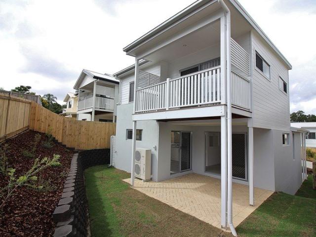 Spacious & Stylish Family Living in Peaceful Everton Hills
