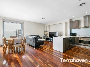 Spacious & Stylish Family Living in the Heart of Newport