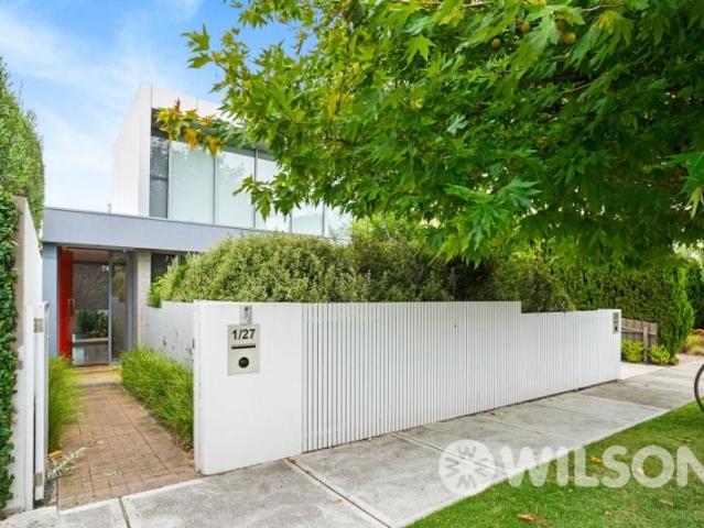 Spacious & Stylish Family Residence in Prime Caulfield Location