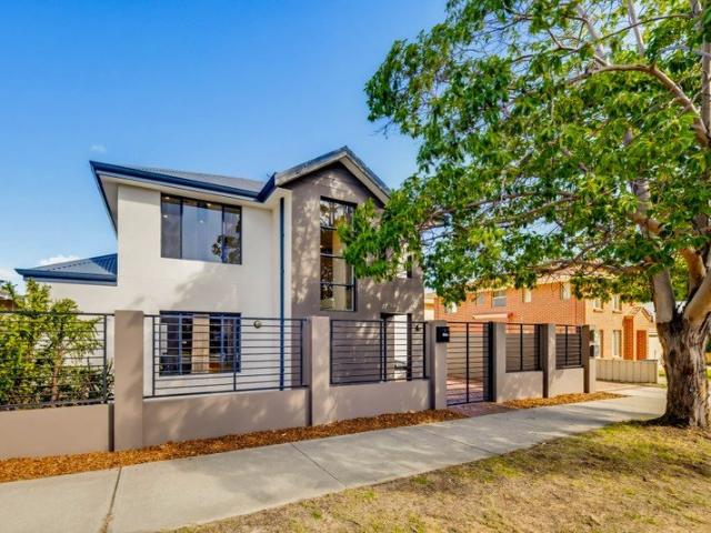 Spacious & Stylish Front Facing Townhouse in Prime Location