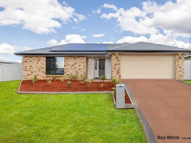 Spacious Stylish Home in convenient location and Stretton State College Catchment