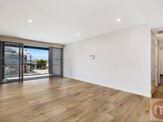 SPACIOUS & STYLISH LIVING IN THE HEART OF DRUMMOYNE