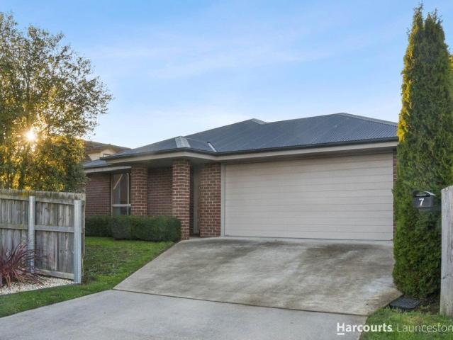 Spacious & Stylish Living in the Heart of Perth