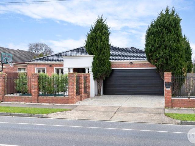 Spacious & Stylish Living in a Highly Convenient Wendouree Location