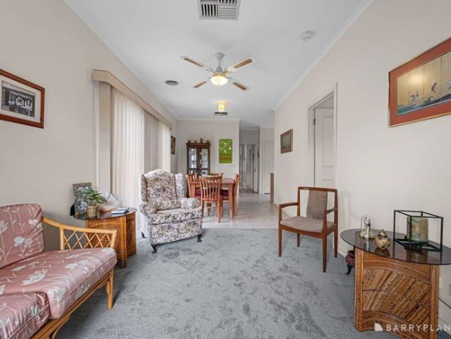 Spacious, Stylish & Low Maintenance Living!