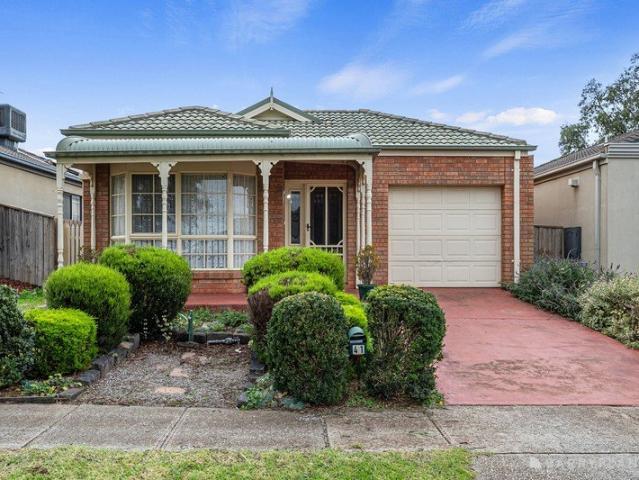 Spacious, Stylish & Low Maintenance Living!