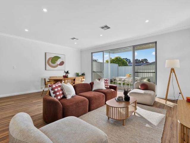 Spacious, Stylish & Low Maintenance Living!