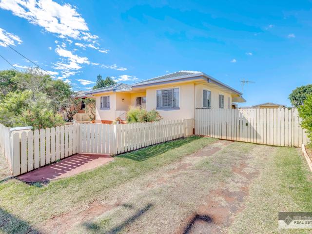 Spacious, Stylish & Packed with Extras – The Perfect Family Home Awaits!