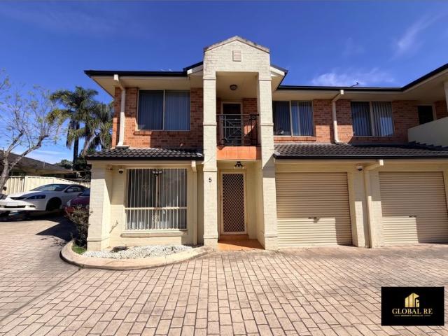 SPACIOUS, STYLISH & PERFECTLY LOCATED! IDEAL FIRST HOME OR INVESTMENT