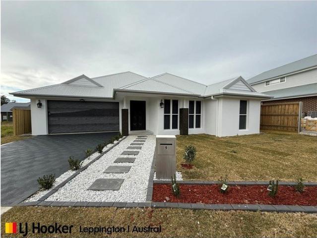 SPACIOUS, STYLISH & PERFECTLY LOCATED!