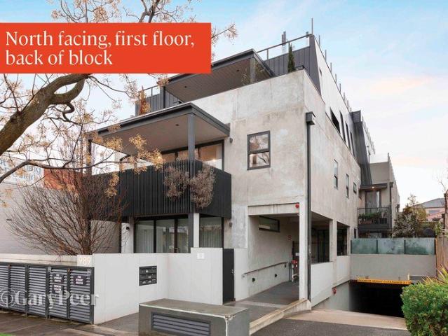 Spacious, stylish & perfectly positioned in Caulfield