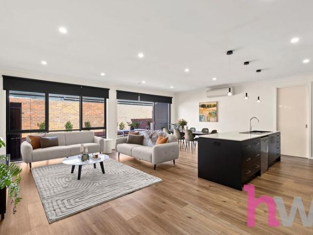 Spacious, Stylish & Perfectly Positioned in the Heart of Hamlyn Heights