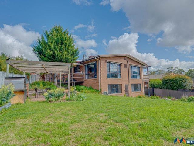 Spacious, Stylish & Perfectly Positioned with Golf Course and Mountain Views