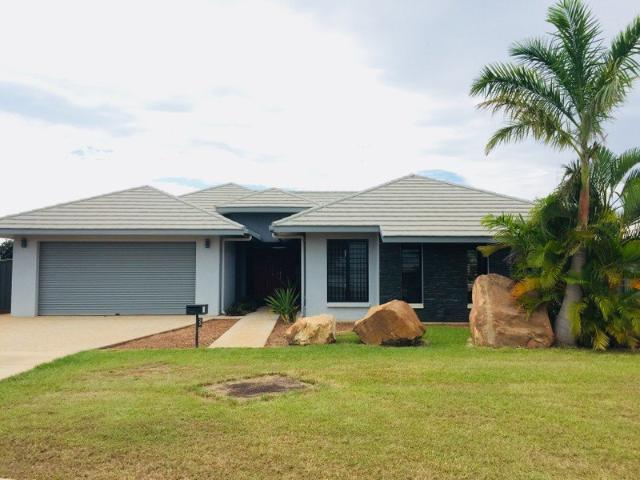 SPACIOUS, STYLISH & READY TO CALL HOME IN LYONS!