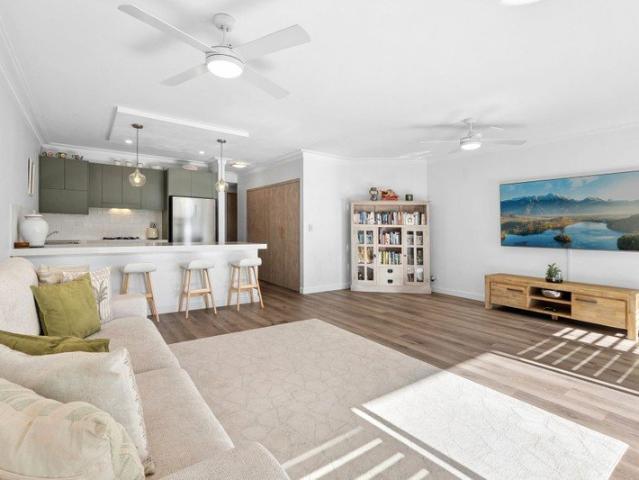 Spacious, Stylish & Renovated Ground Floor Retreat