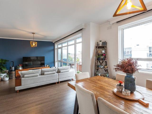 Spacious, Stylish & Superb Caulfield North Living