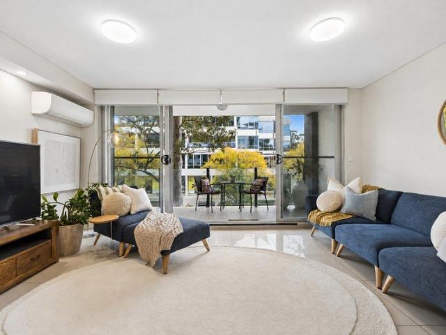 Spacious, Stylish & Superbly Positioned