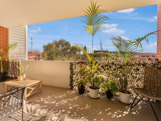 SPACIOUS, STYLISH & SECURE IN THE HEART OF MIDLAND