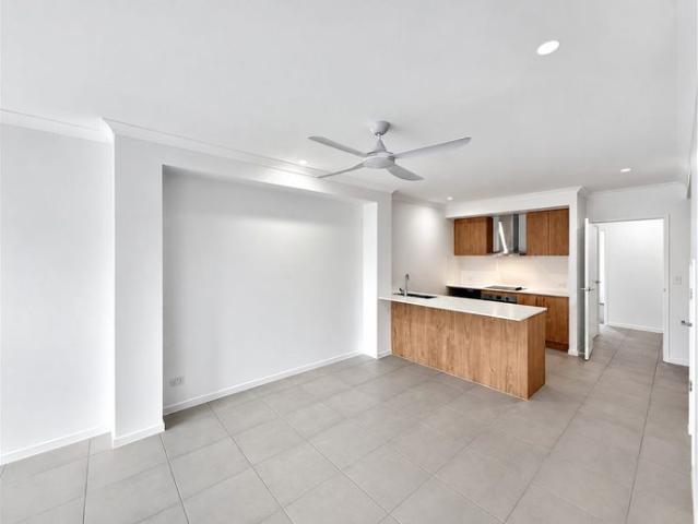 SPACIOUS & STYLISH TERRACE HOME WITH CONSERVATION VIEWS!