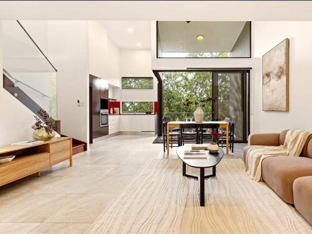 ✨ Spacious & Stylish Townhome in the Heart of Taringa | 3 Bed, 2 Bath, 2 Car | Available Now!