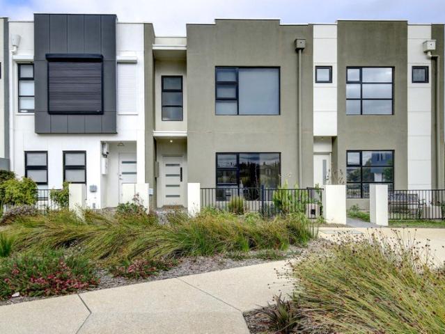 Spacious Stylish Townhouse