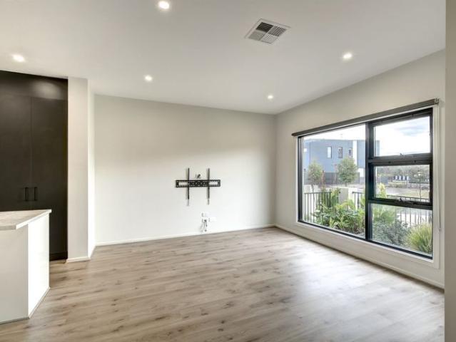 Spacious Stylish Townhouse