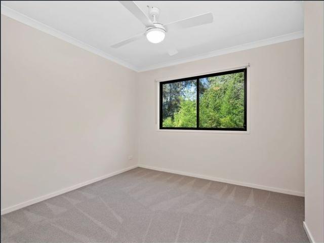Spacious & Stylish Townhouse in the Heart of Everton Park