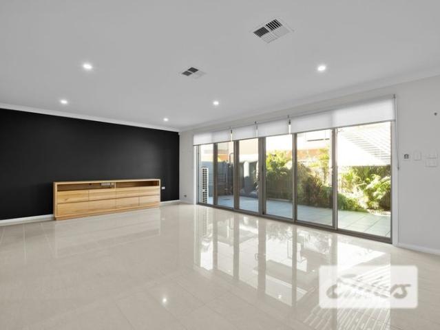 Spacious, Stylish Townhouse in Ideal Location