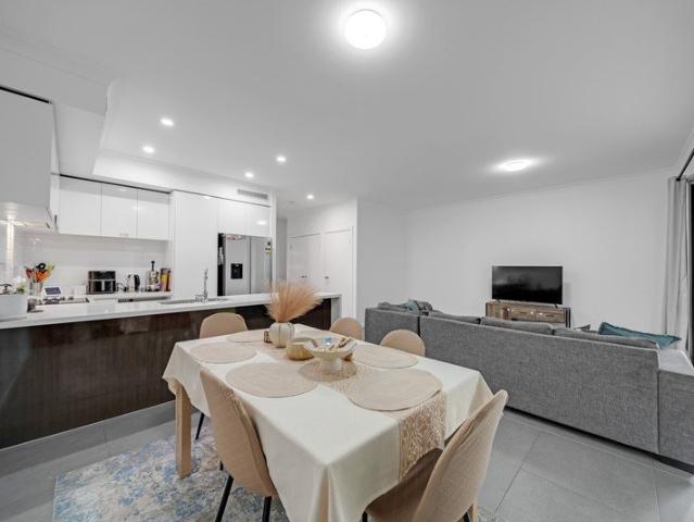 Spacious & Stylish Townhouse in Prime Position