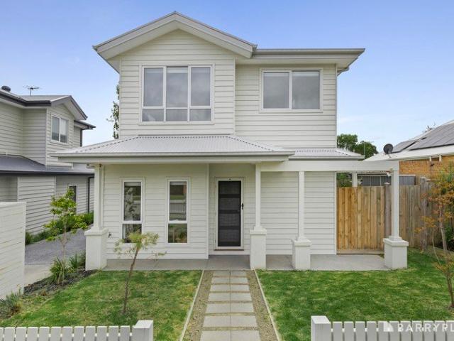 Spacious & Stylish Townhouse Living