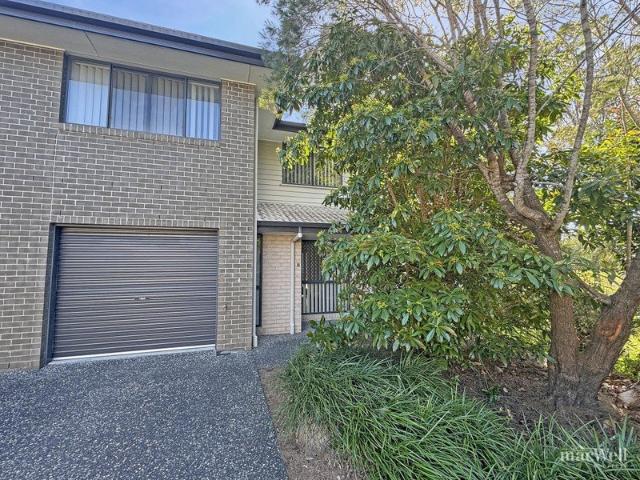 Spacious & Stylish Townhouse Living in a Prime Carseldine Location